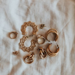 Classic Pearl Studs